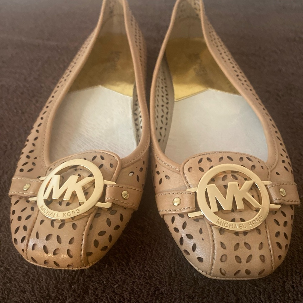 MK women’s flat slippers